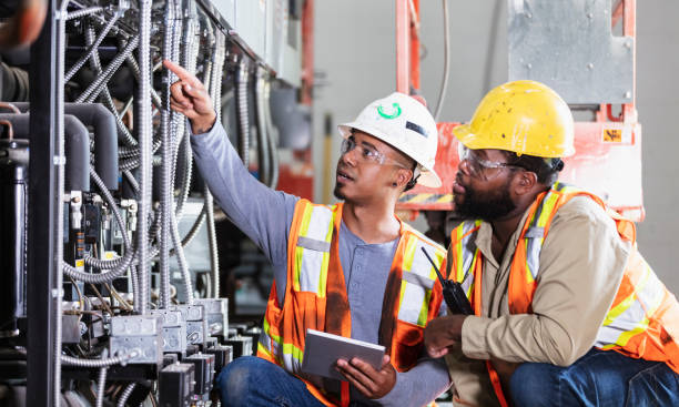 Best Local Electrician Companies  in Costa Mesa, CA